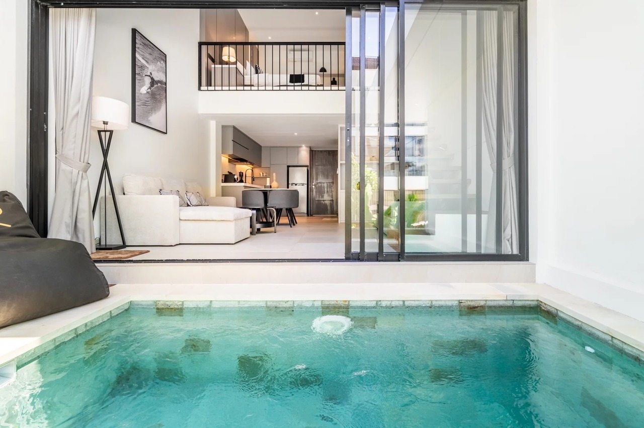 The R Apartment Plunge Pool, Pererenan