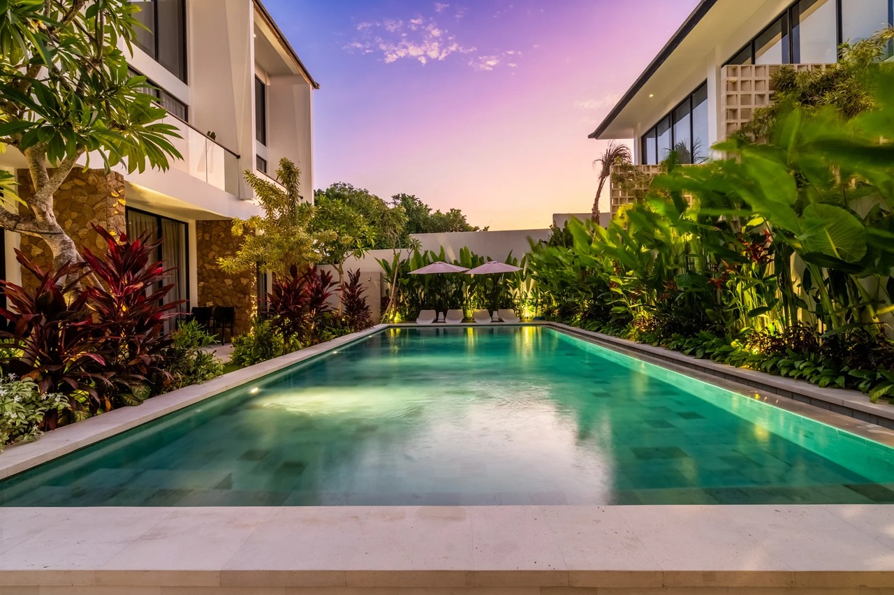 The R Apartment Plunge Pool, Pererenan