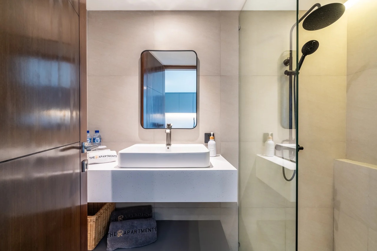 The R Apartment Plunge Pool, Pererenan