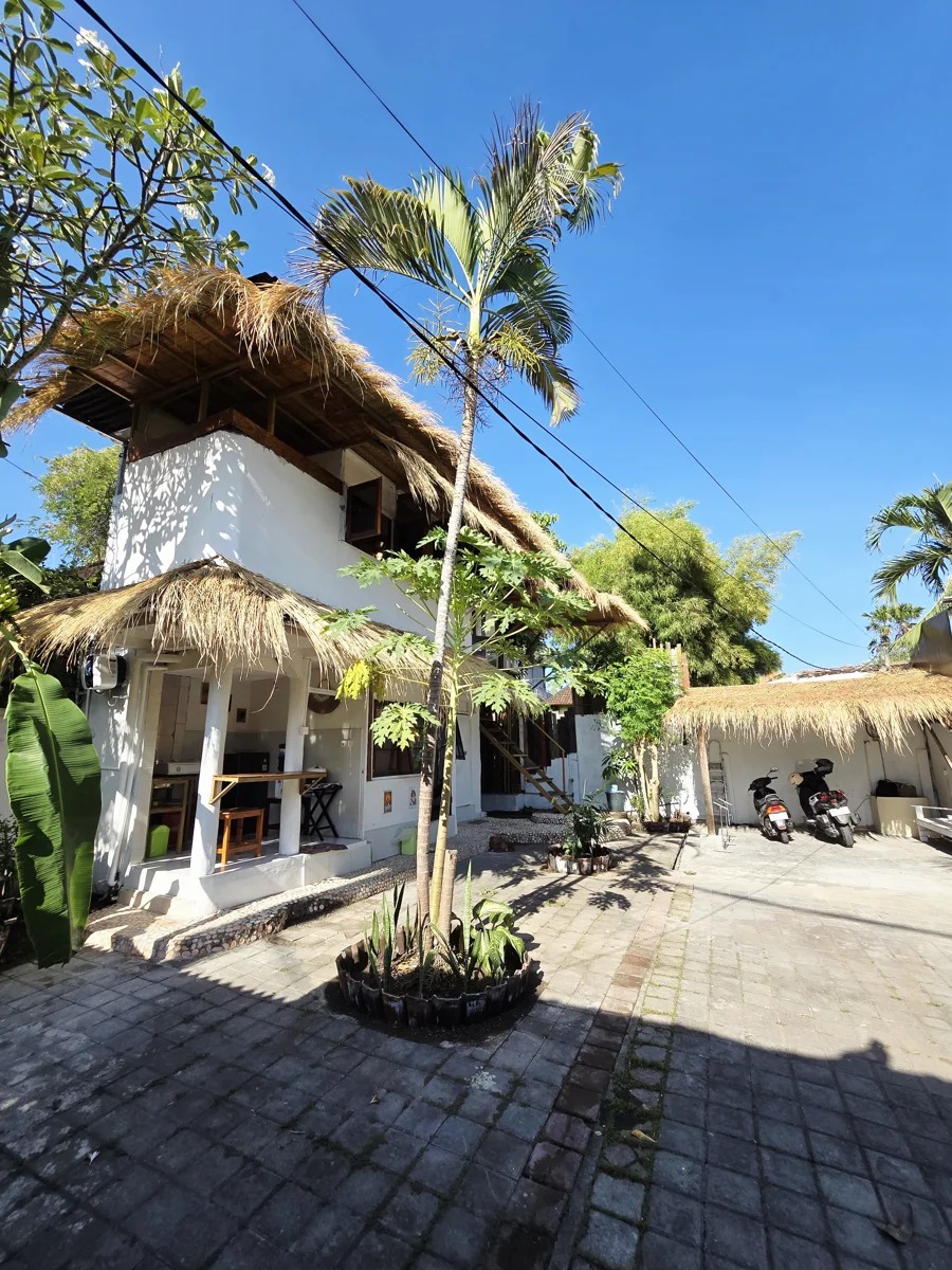 Spacious 30m² Concrete Loft in Central Canggu
