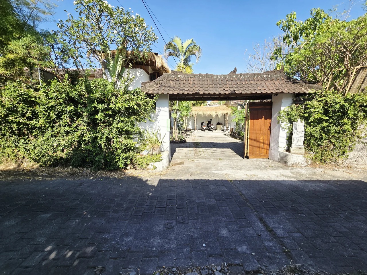 Spacious 30m² Concrete Loft in Central Canggu