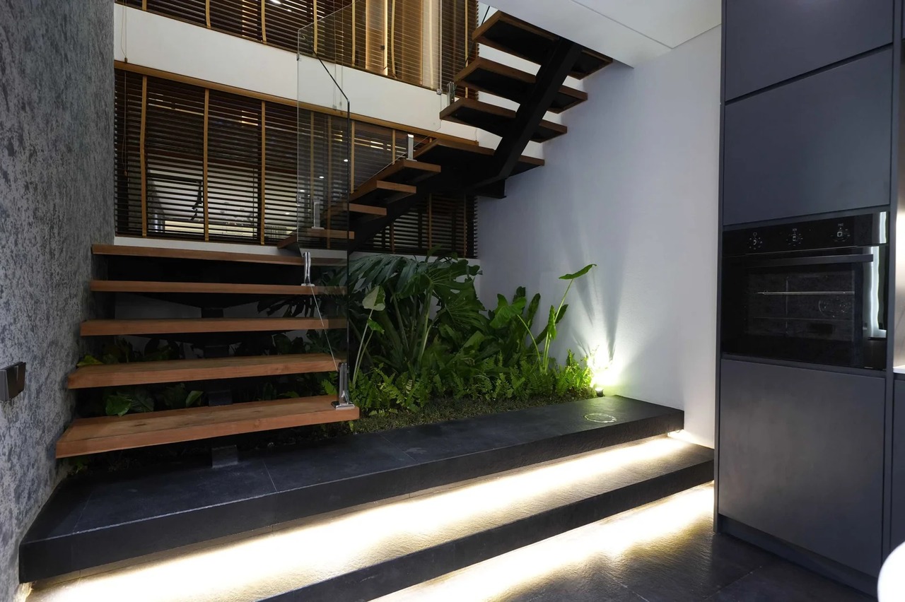 Modern 2BR Villa w/ Private Pool and Jun