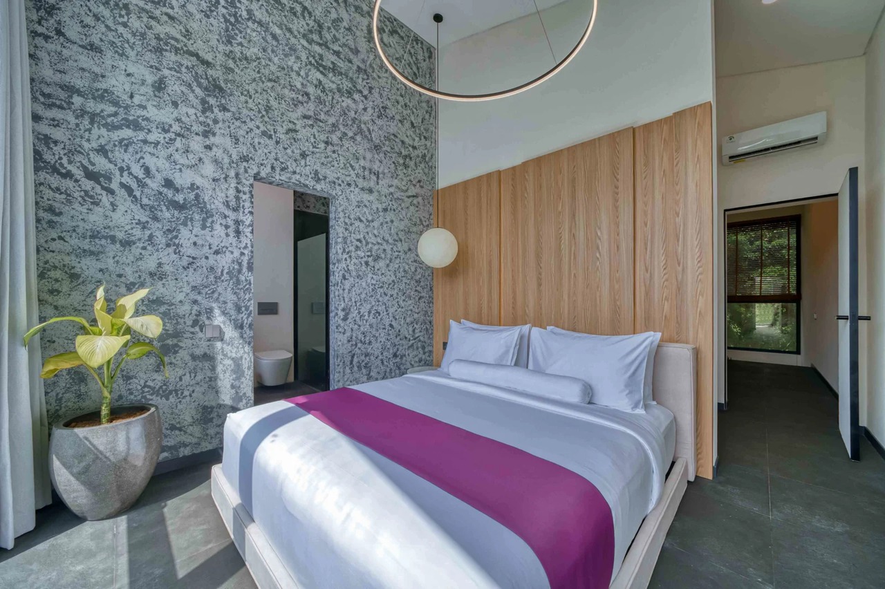 Modern 2BR Villa w/ Private Pool and Jun