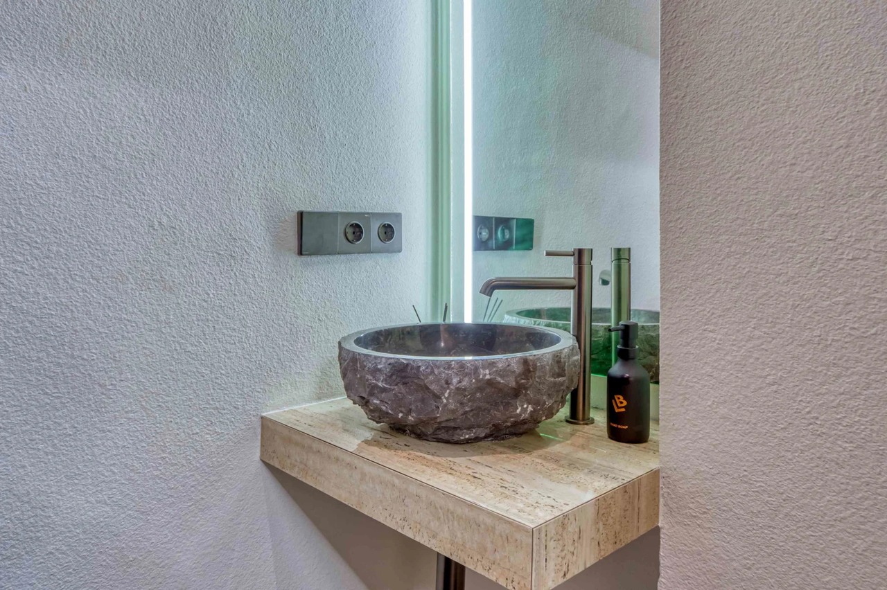 Modern 2BR Villa w/ Private Pool and Jun