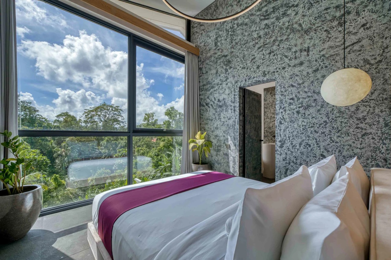 Modern 2BR Villa w/ Private Pool and Jun