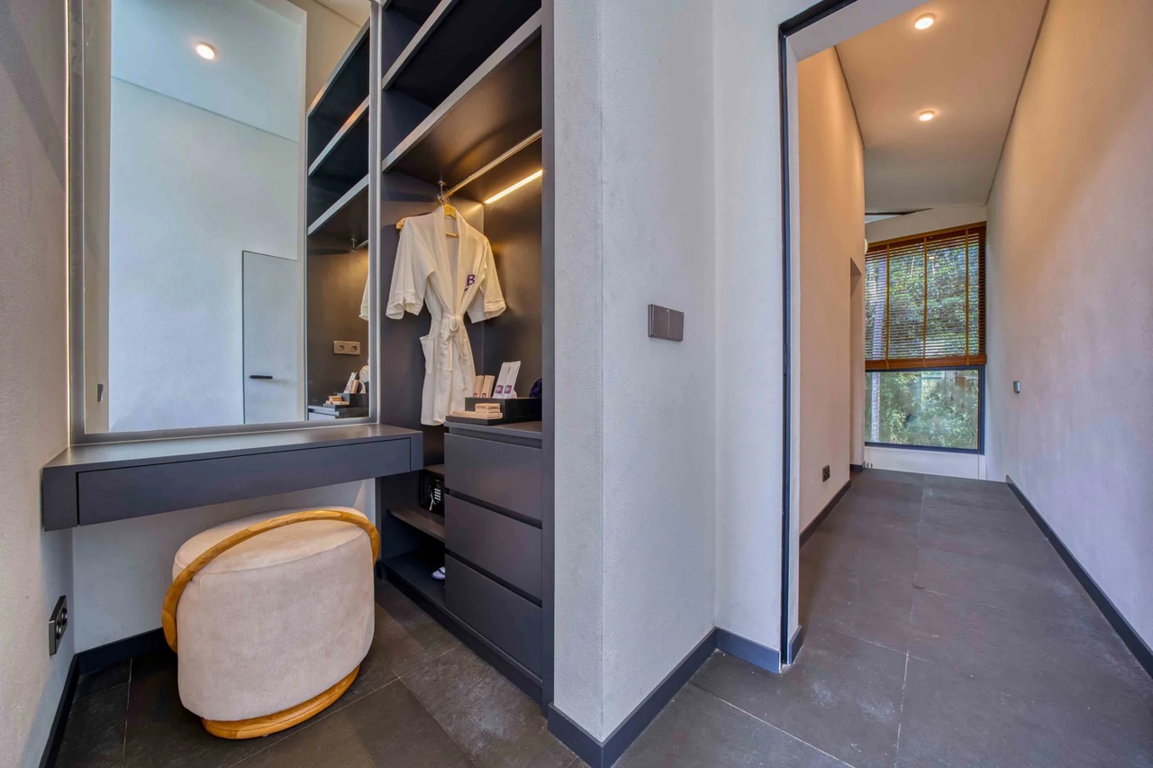 Modern 2BR Villa w/ Private Pool and Jun