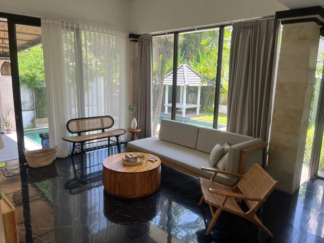 Elegant 3-Bedroom Villa for Annual Rent
