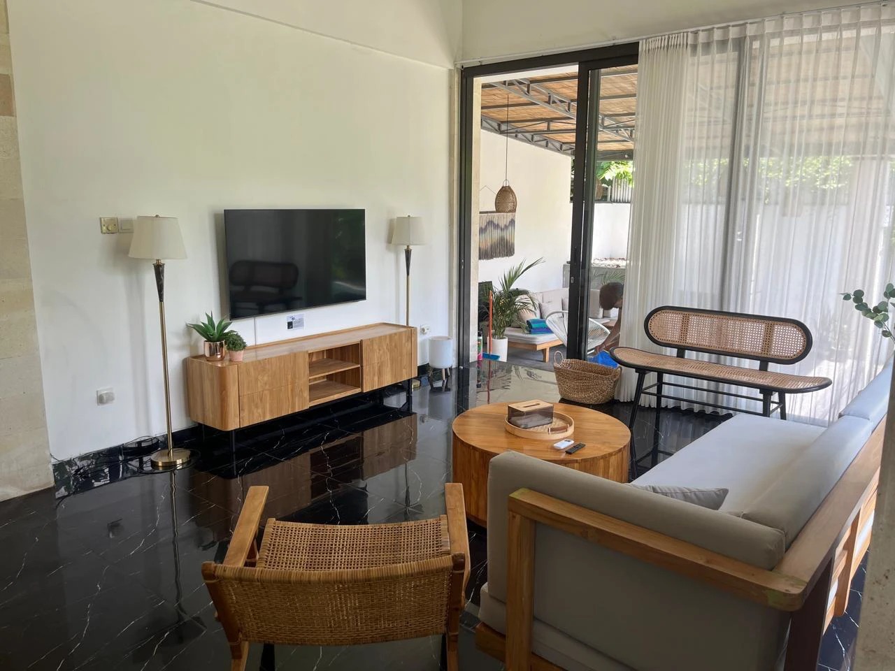 Elegant 3-Bedroom Villa for Annual Rent