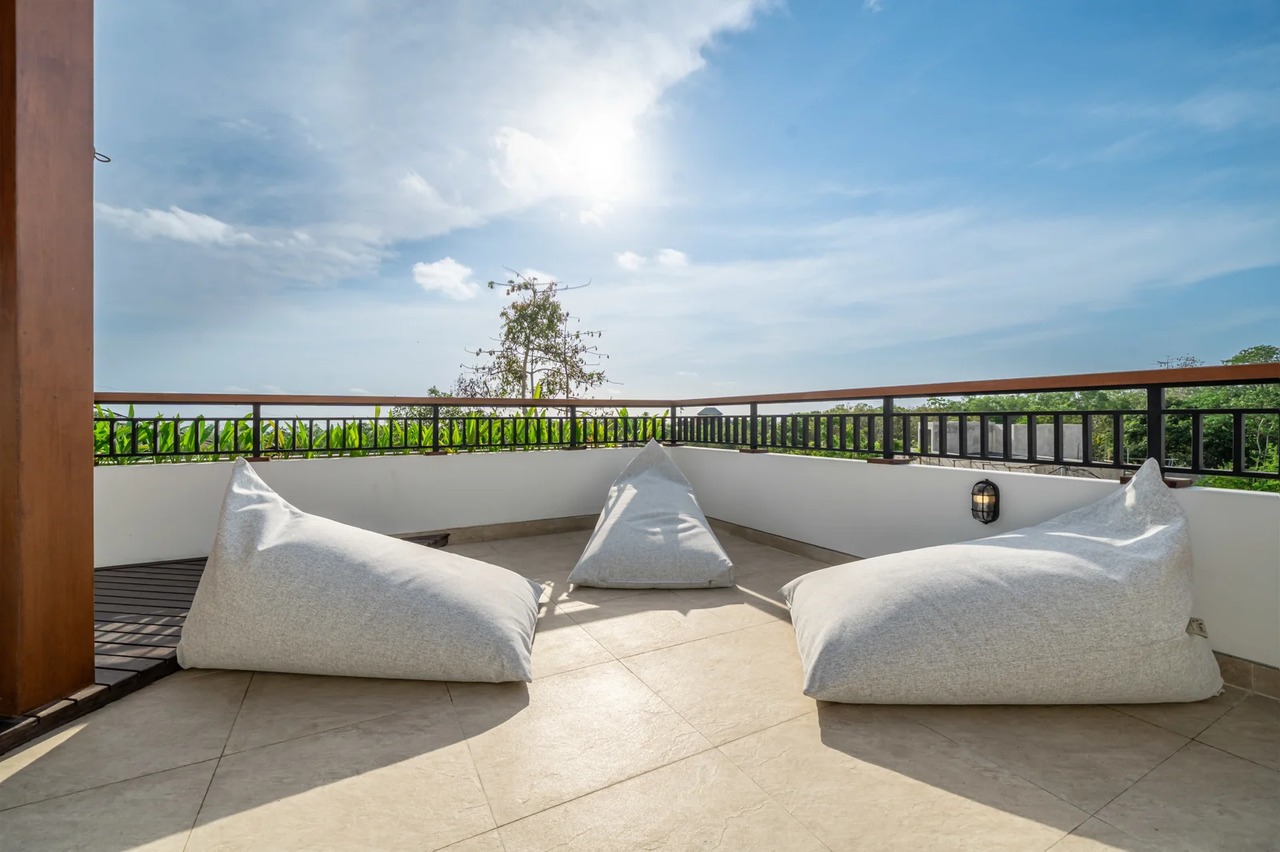 NEW 2BR ONE PALM VILLA W/ 100SQM ROOFTOP