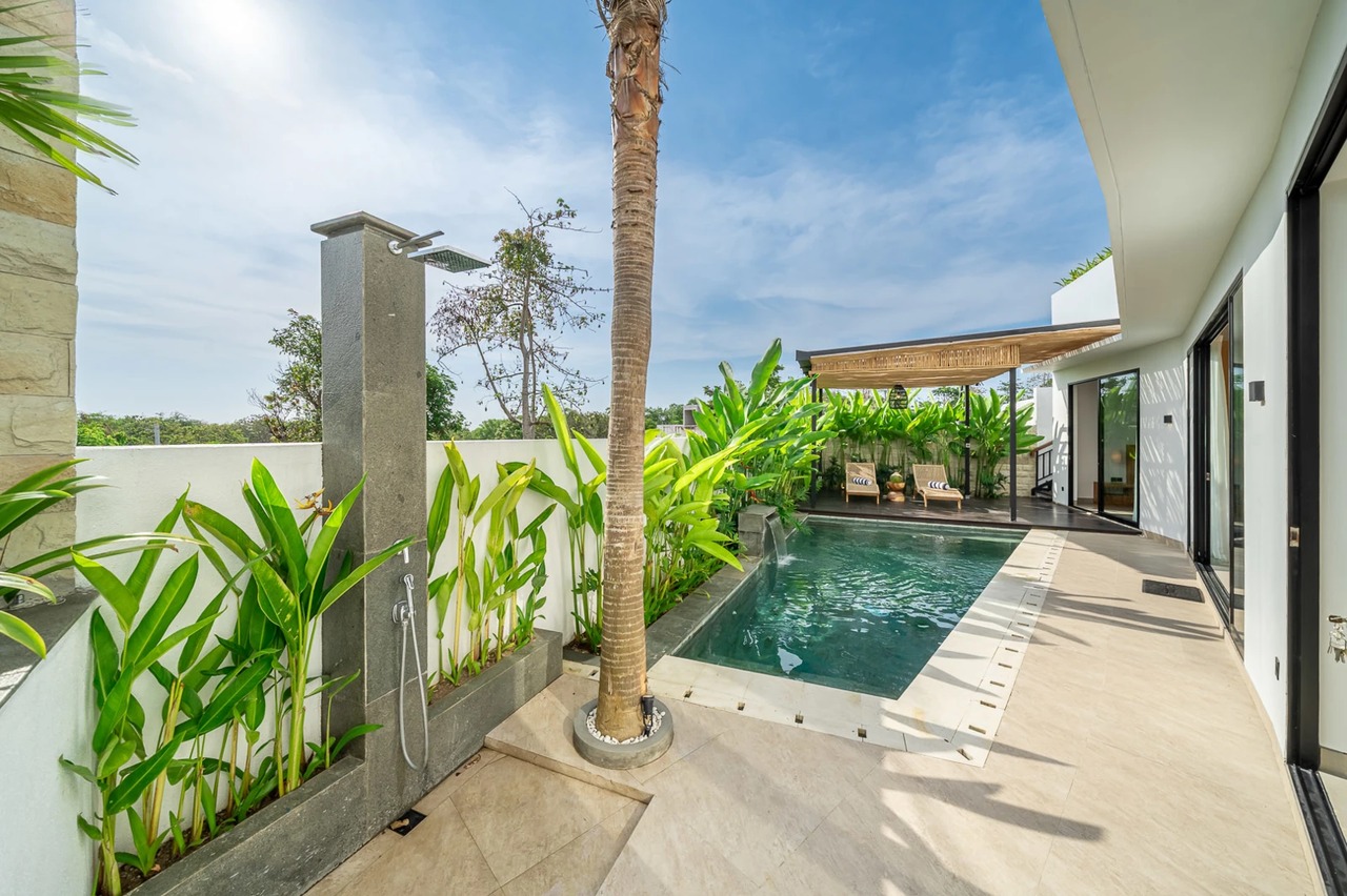 NEW 2BR ONE PALM VILLA W/ 100SQM ROOFTOP