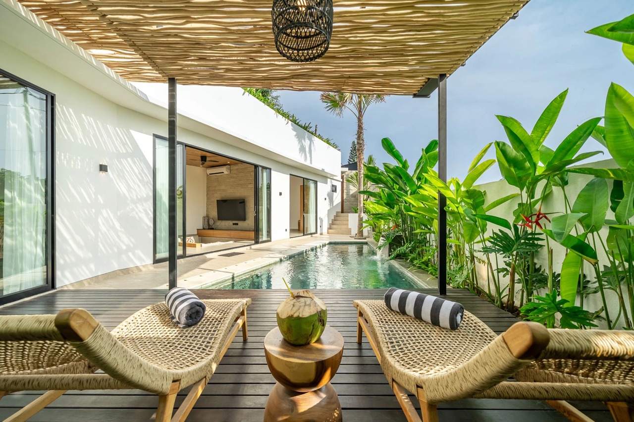 NEW 2BR ONE PALM VILLA W/ 100SQM ROOFTOP