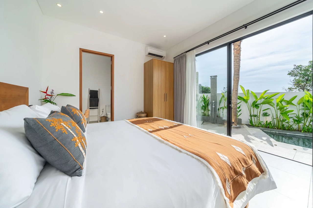 NEW 2BR ONE PALM VILLA W/ 100SQM ROOFTOP