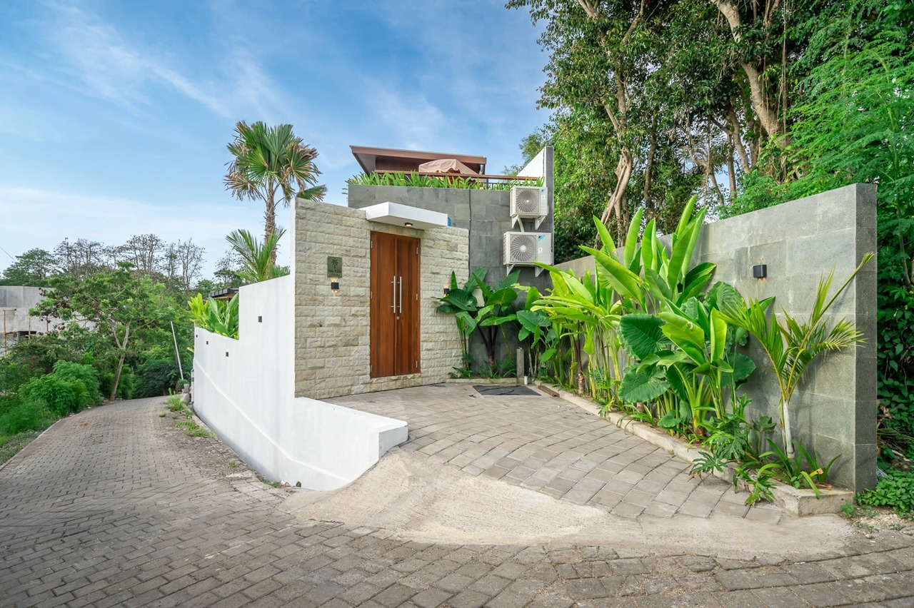 NEW 2BR ONE PALM VILLA W/ 100SQM ROOFTOP