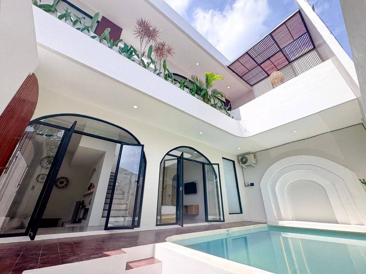 DO 84 - VILLA FOR SALE IN TUMBAK BAYUH