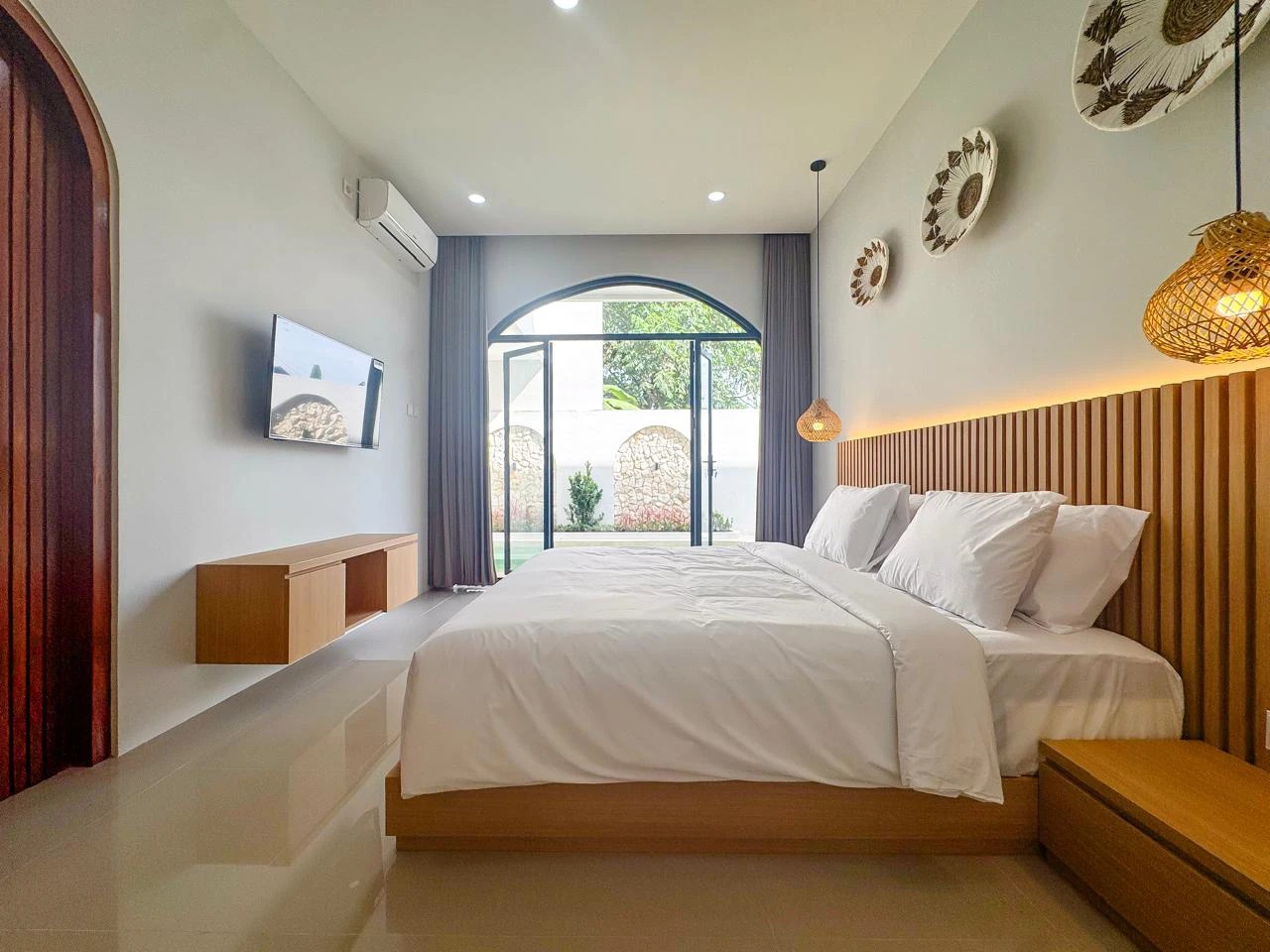 DO 84 - VILLA FOR SALE IN TUMBAK BAYUH