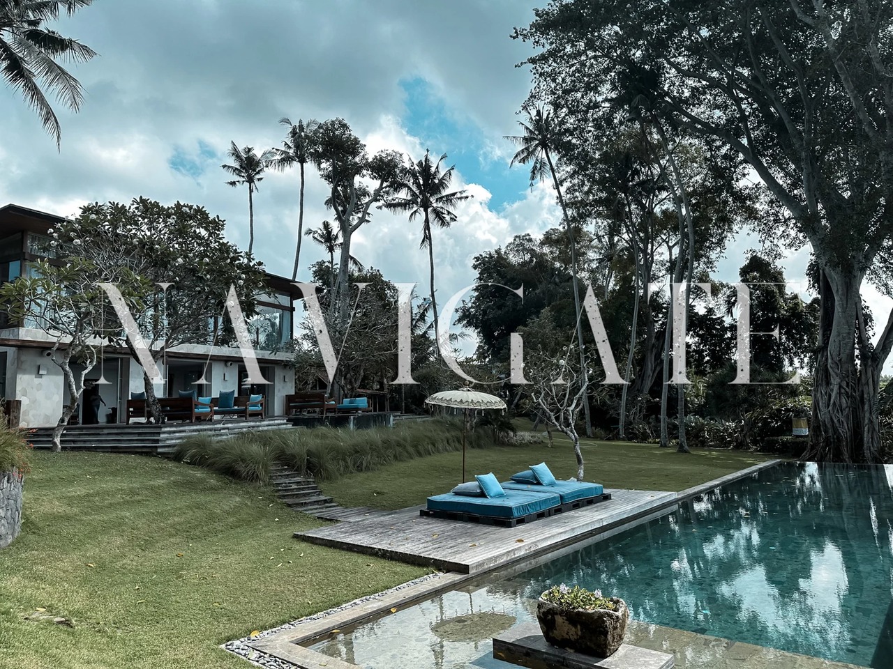 Villa Lorel | Spacious 5-Br Seseh Beach
