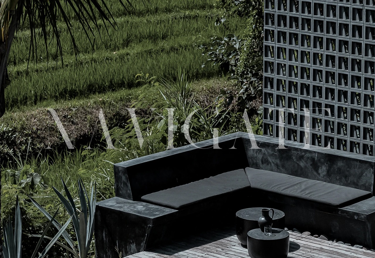 Villa Noir | 3-Br Walk to the Beach