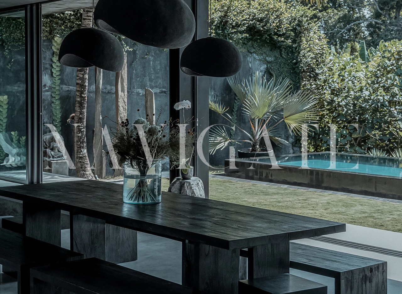 Villa Noir | 3-Br Walk to the Beach