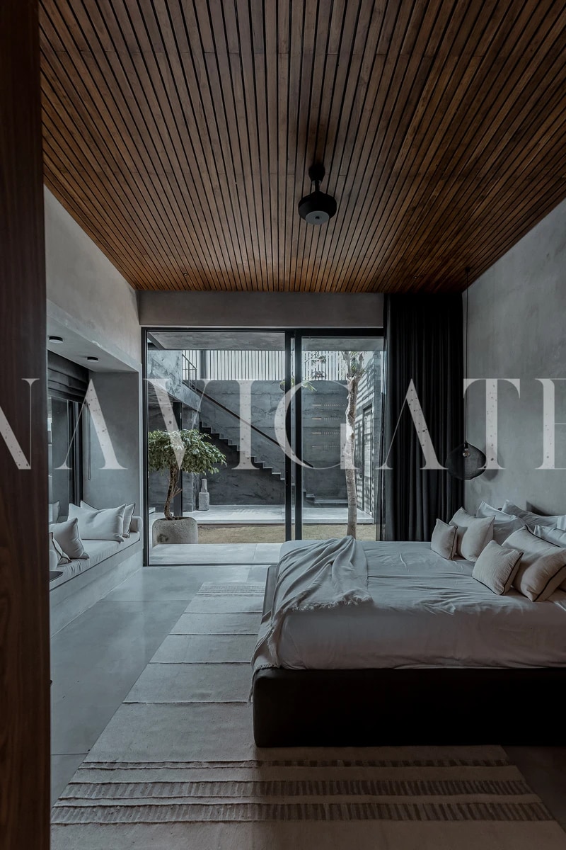 Villa Noir | 3-Br Walk to the Beach
