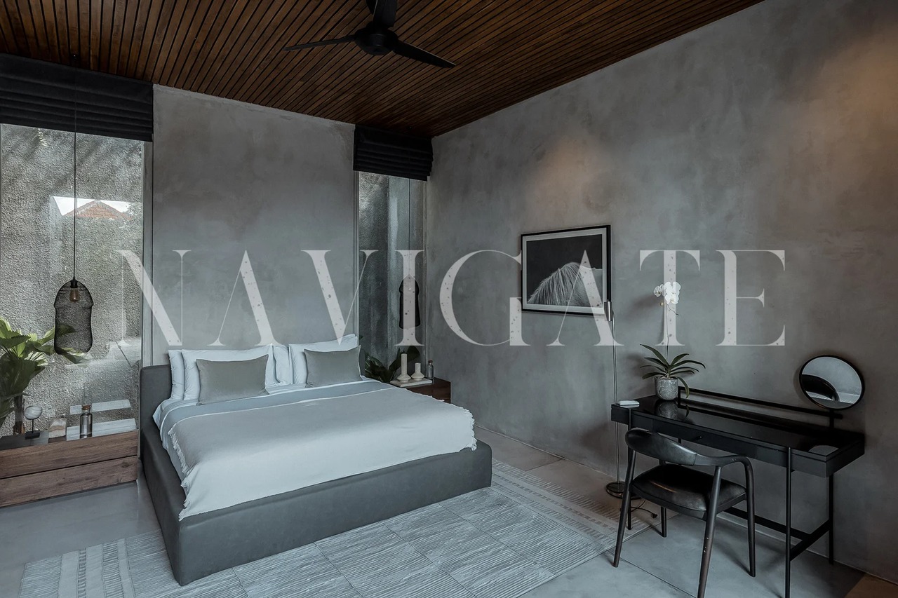 Villa Noir | 3-Br Walk to the Beach