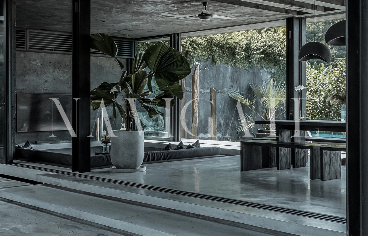 Villa Noir | 3-Br Walk to the Beach