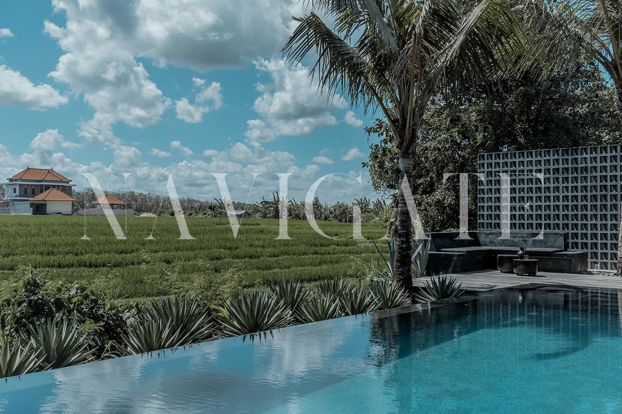 Villa Noir | 3-Br Walk to the Beach