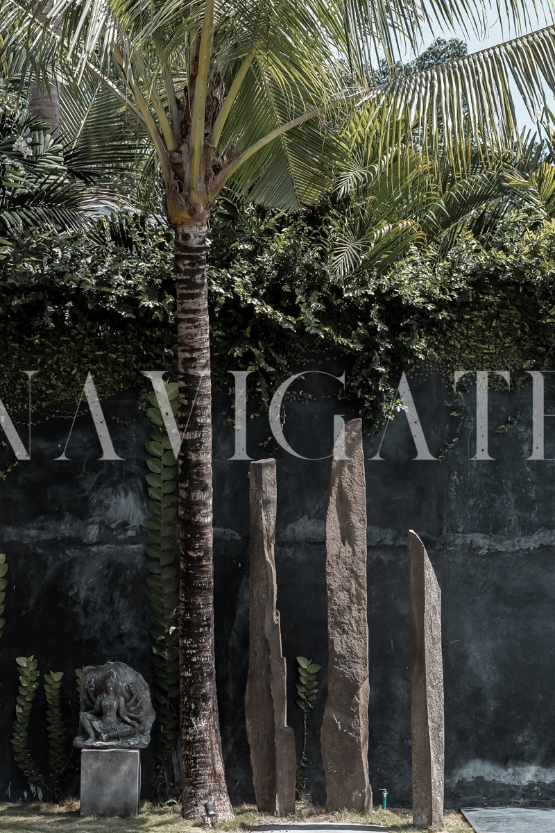 Villa Noir | 3-Br Walk to the Beach