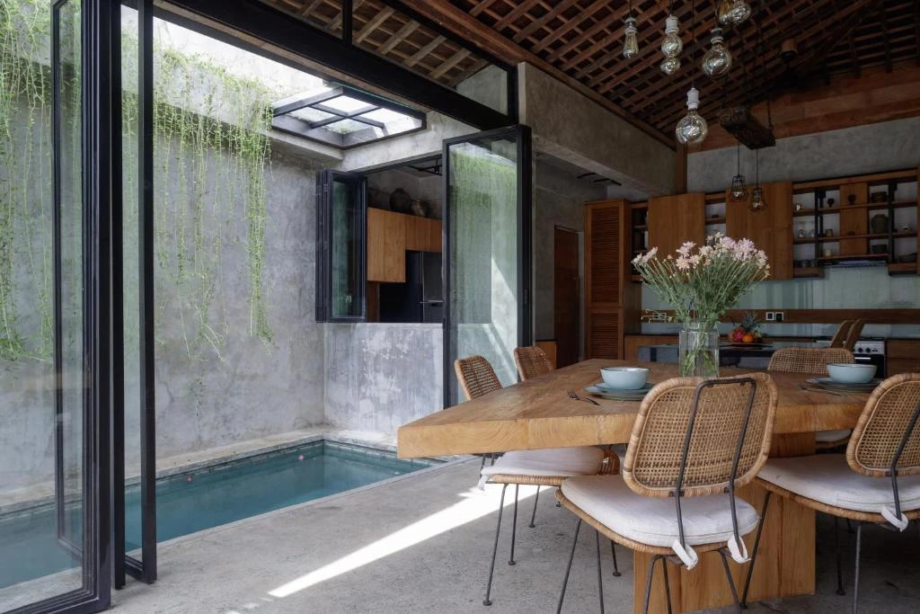  Charming 3BR Joglo Villa for Laid-Back 