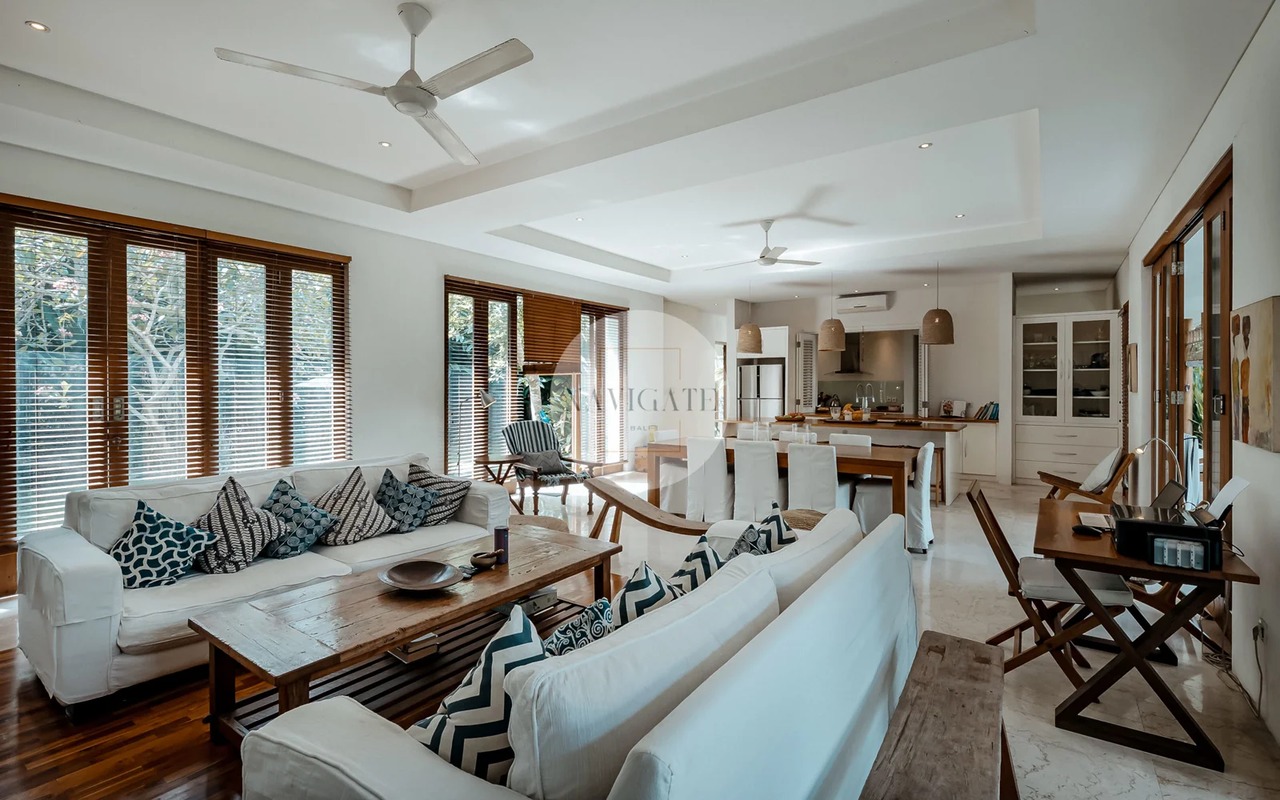 4BR VILLA IN PERERENAN FOR SALE