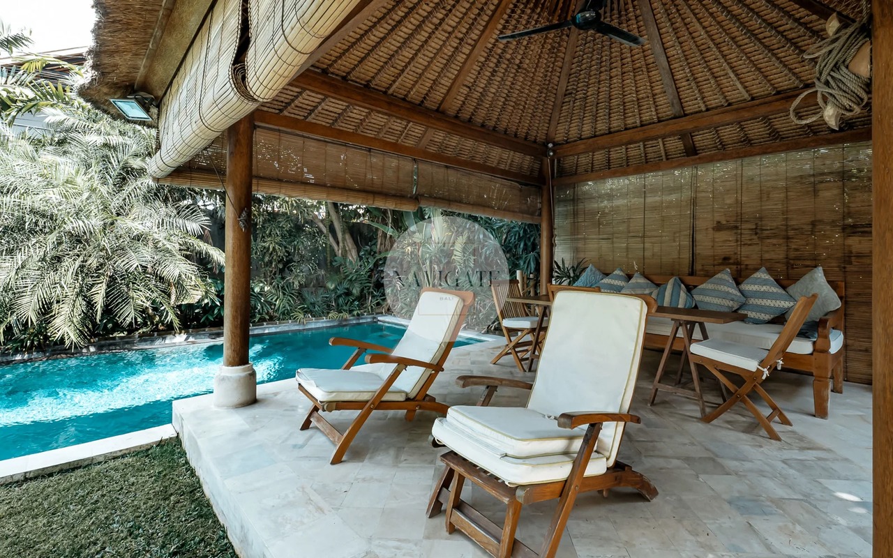 4BR VILLA IN PERERENAN FOR SALE