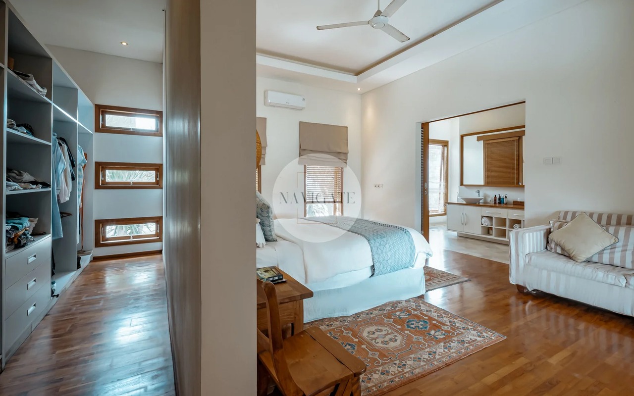 4BR VILLA IN PERERENAN FOR SALE