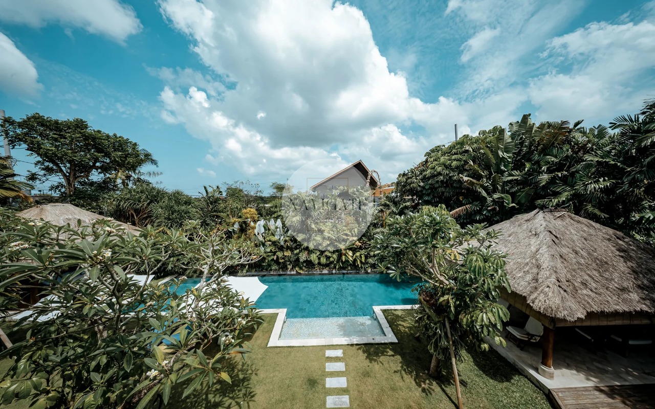 4BR VILLA IN PERERENAN FOR SALE