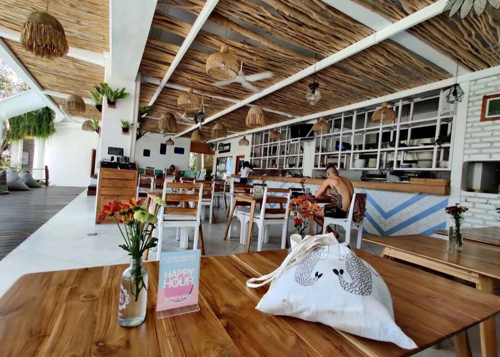 Pool Bar & Resort Complex in Batu Bolong