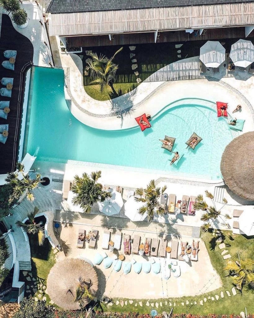 Pool Bar & Resort Complex in Batu Bolong