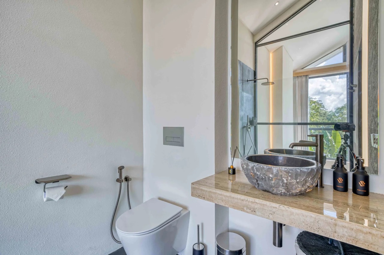 Modern 1BR Villa w/ Private Pool and Jun