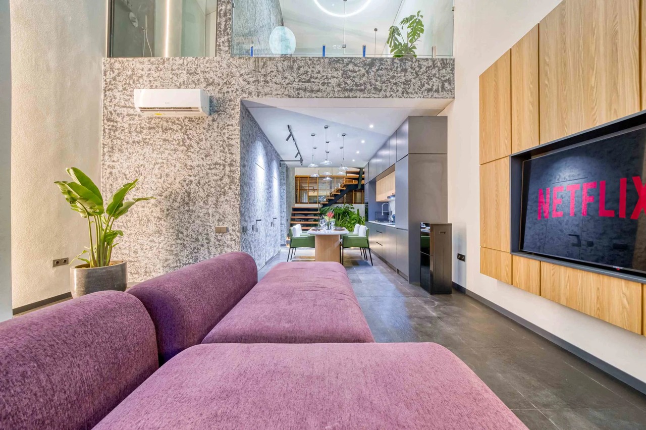 Modern 1BR Villa w/ Private Pool and Jun