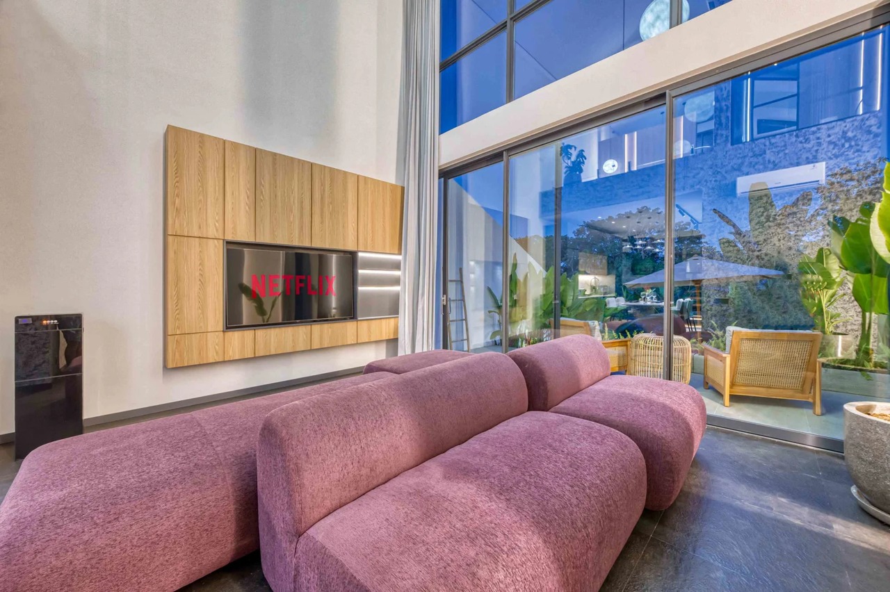 Modern 1BR Villa w/ Private Pool and Jun