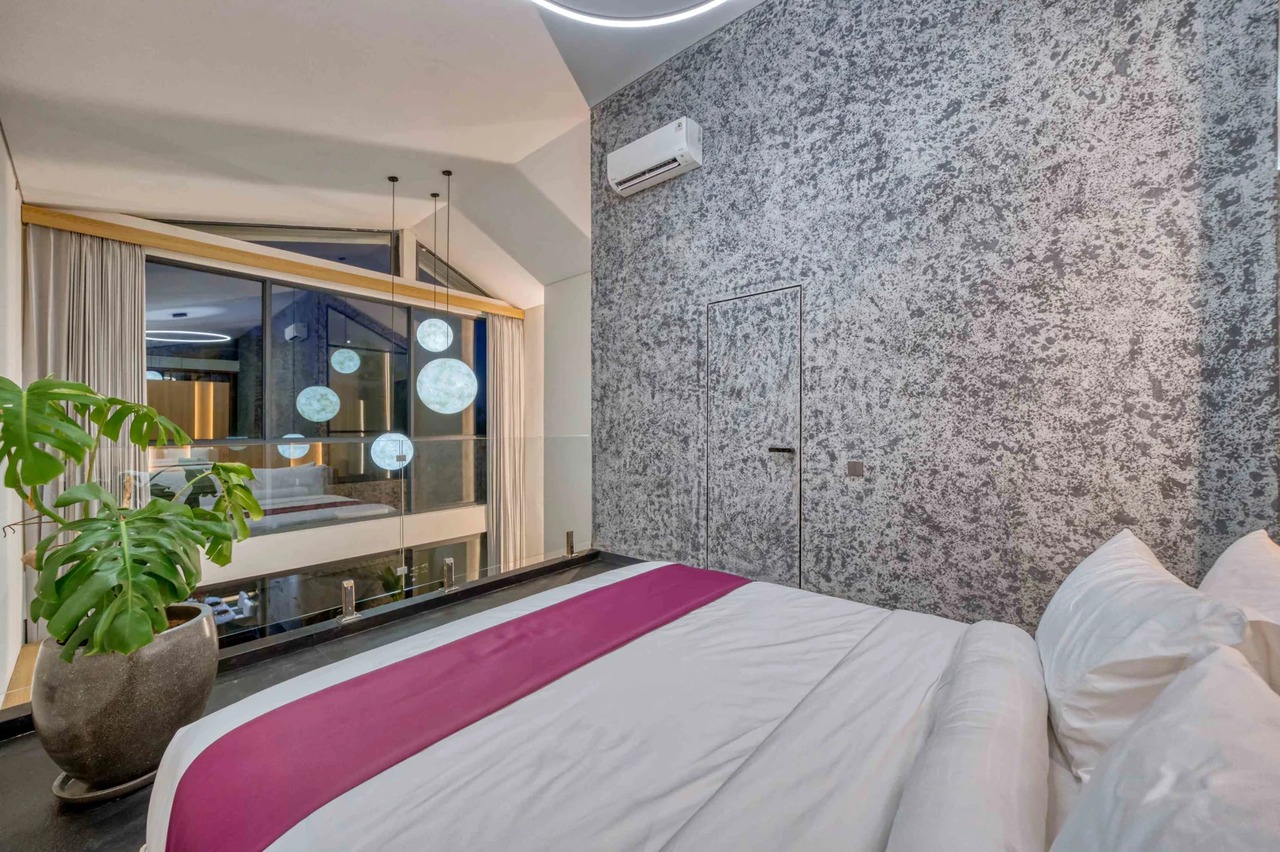 Modern 1BR Villa w/ Private Pool and Jun