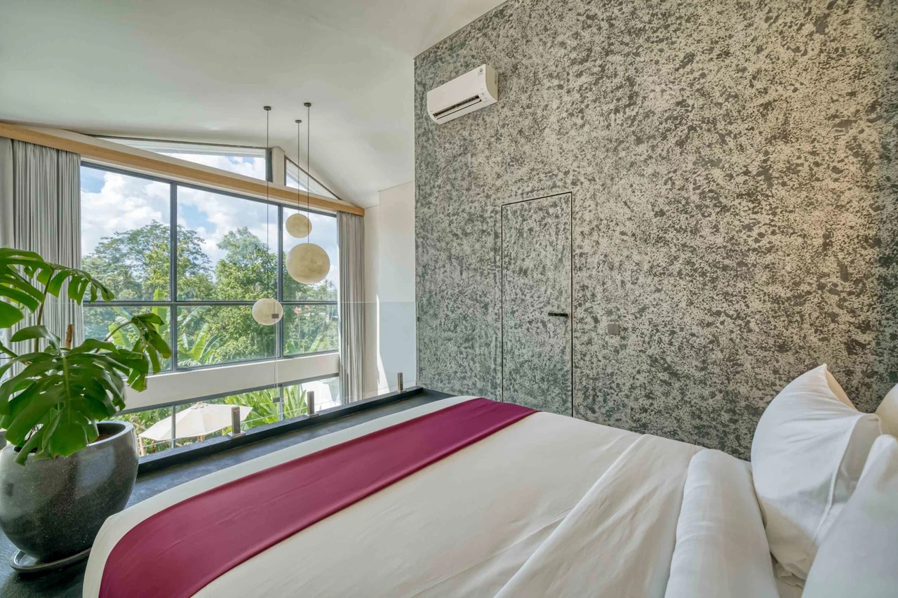 Modern 1BR Villa w/ Private Pool and Jun