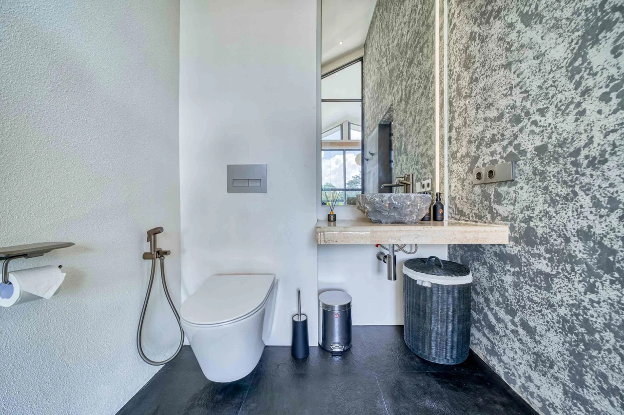 Modern 1BR Villa w/ Private Pool and Jun