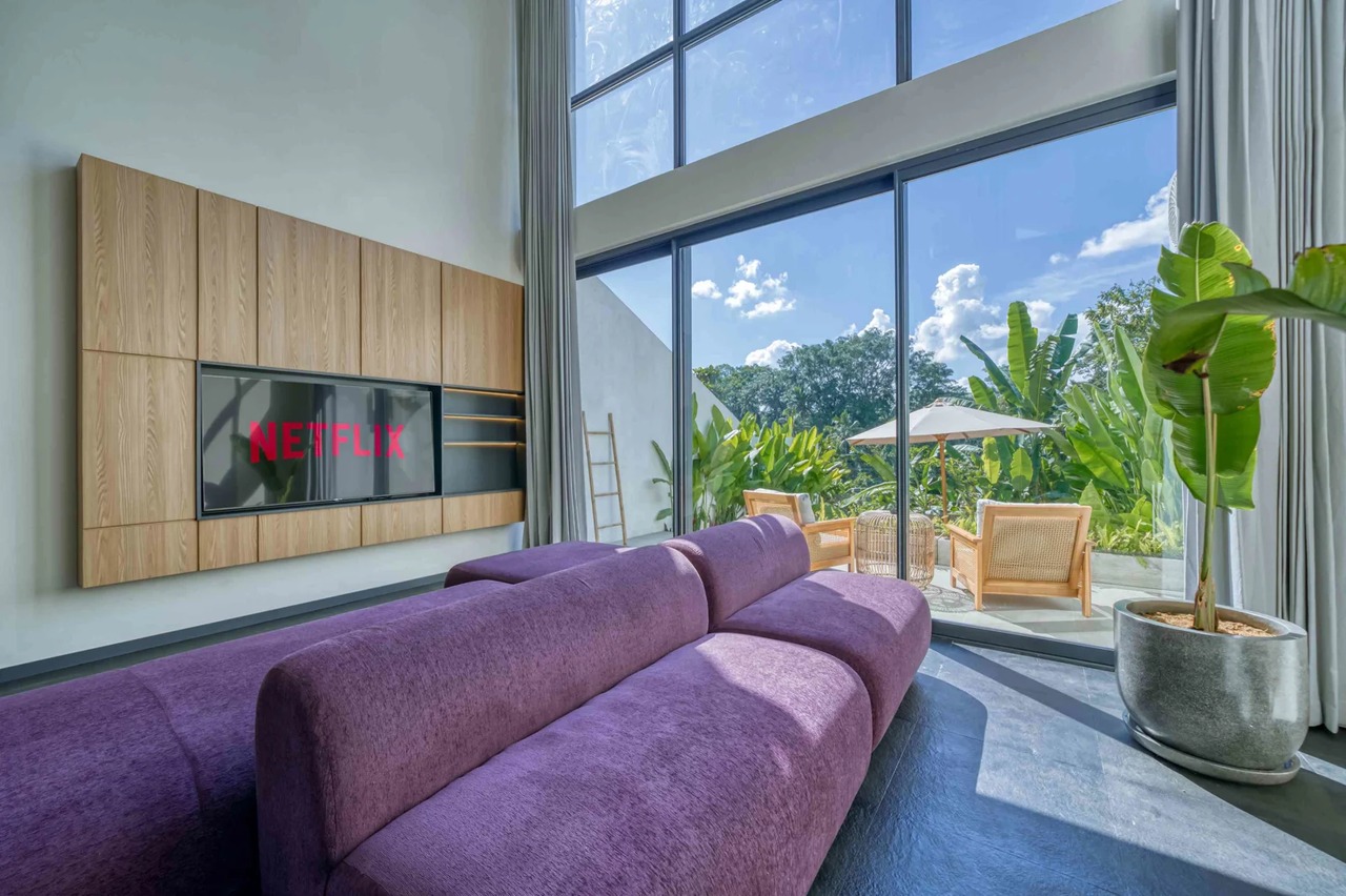 Modern 1BR Villa w/ Private Pool and Jun