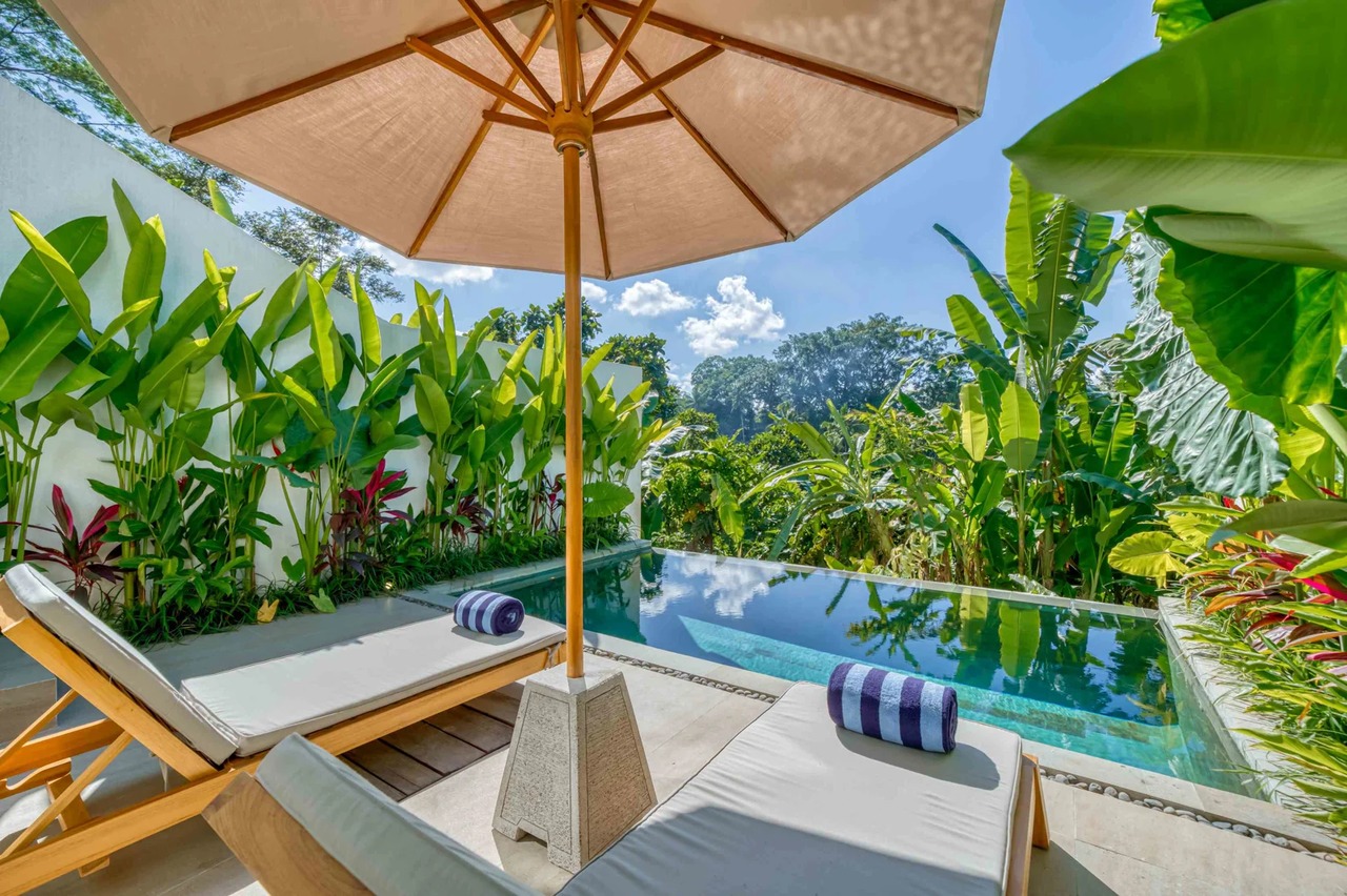 Modern 1BR Villa w/ Private Pool and Jun