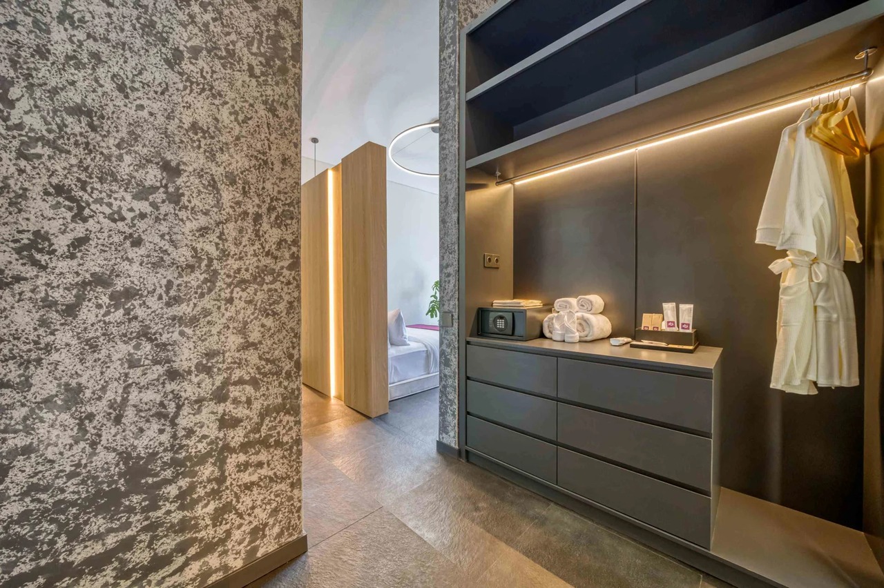 Modern 1BR Villa w/ Private Pool and Jun