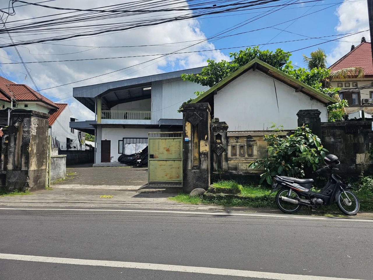 Freehold Land with Steel Structure