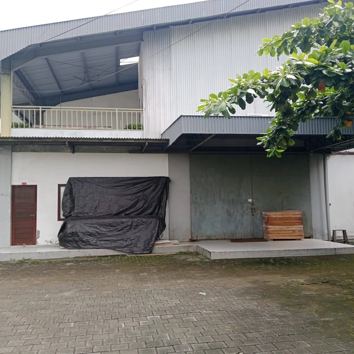 Freehold Land with Steel Structure