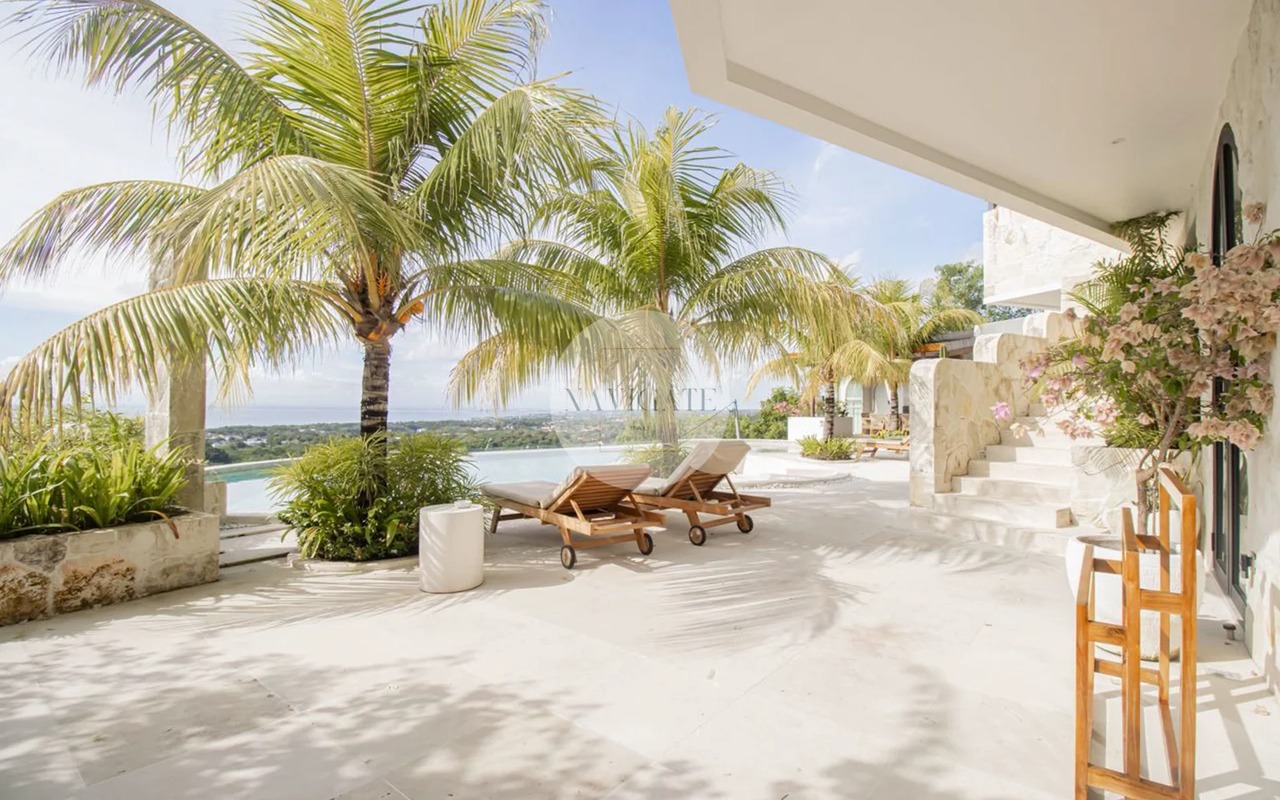3 STOREY VILLA IN ULUWATU