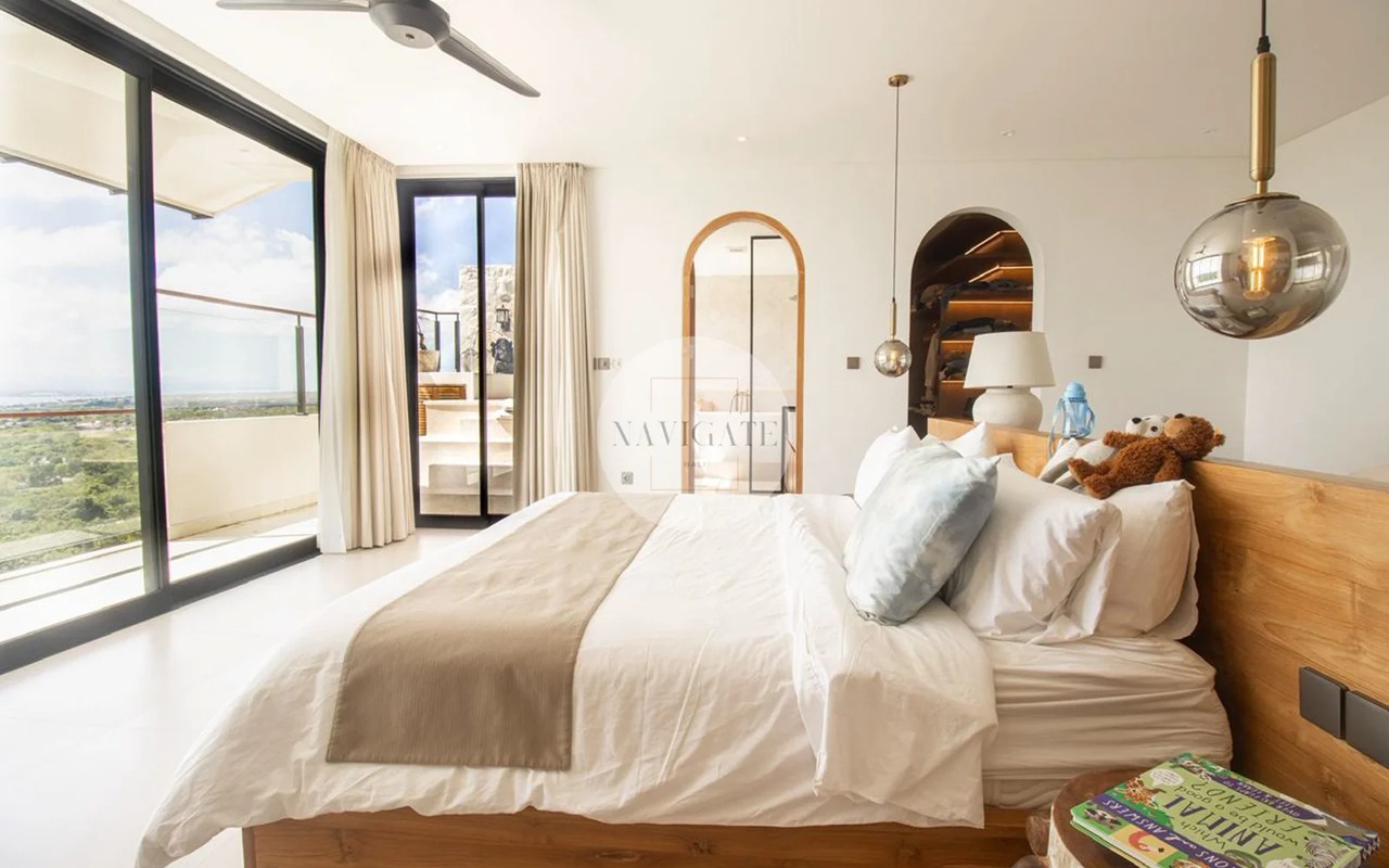 3 STOREY VILLA IN ULUWATU