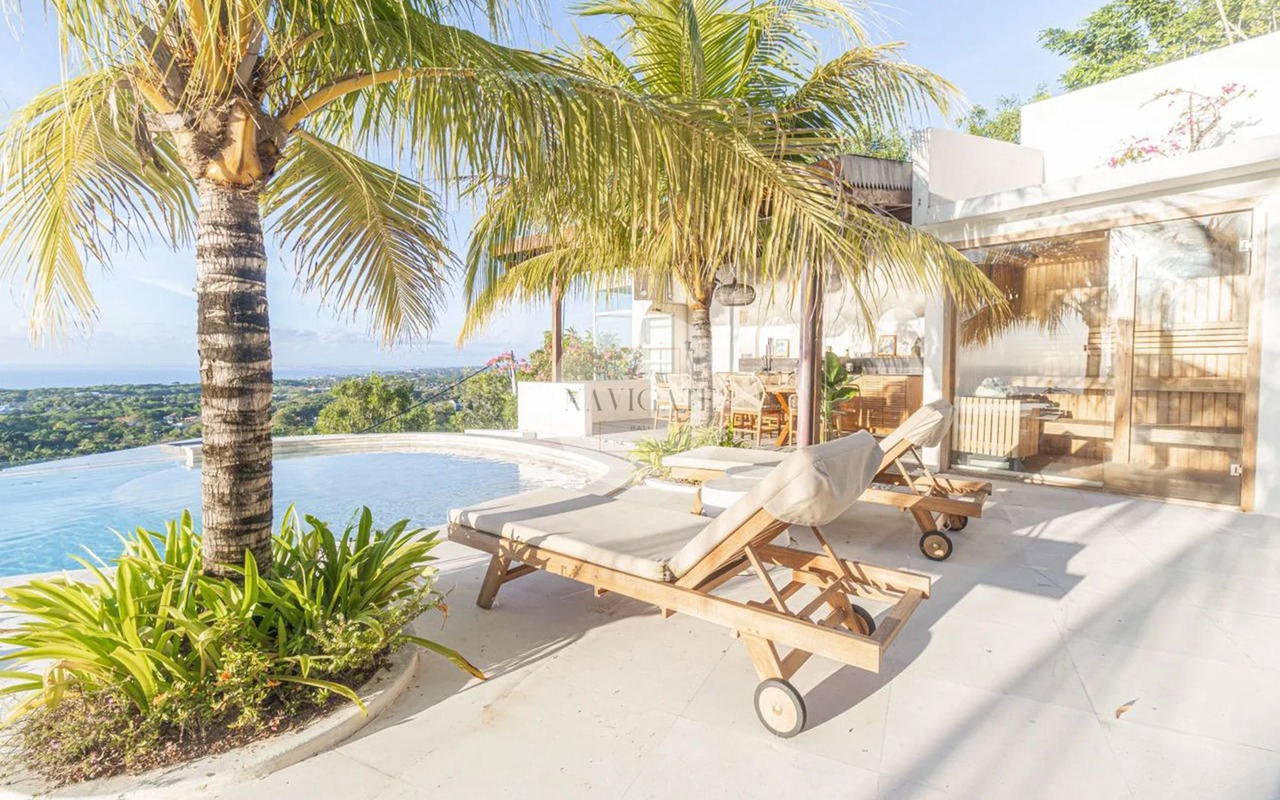 3 STOREY VILLA IN ULUWATU