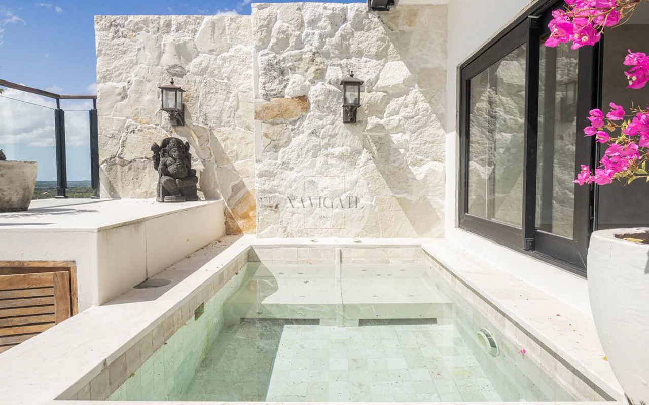 3 STOREY VILLA IN ULUWATU