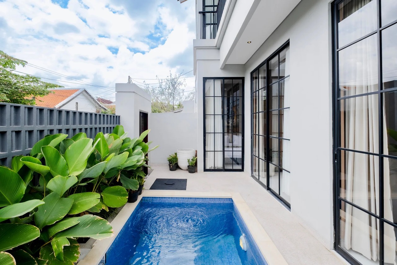 3BR Modern Villa w/ Pool & Garden